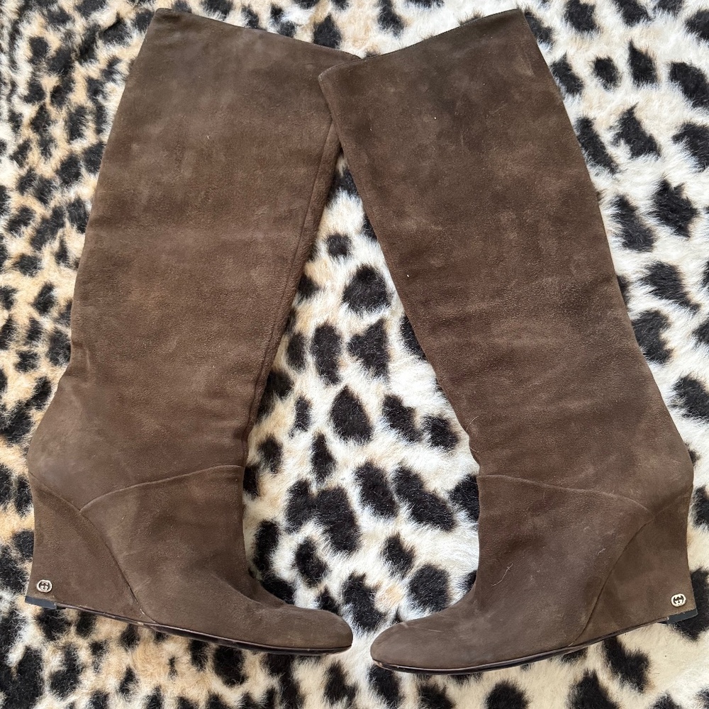 Brown suede knee-high Gucci boots
